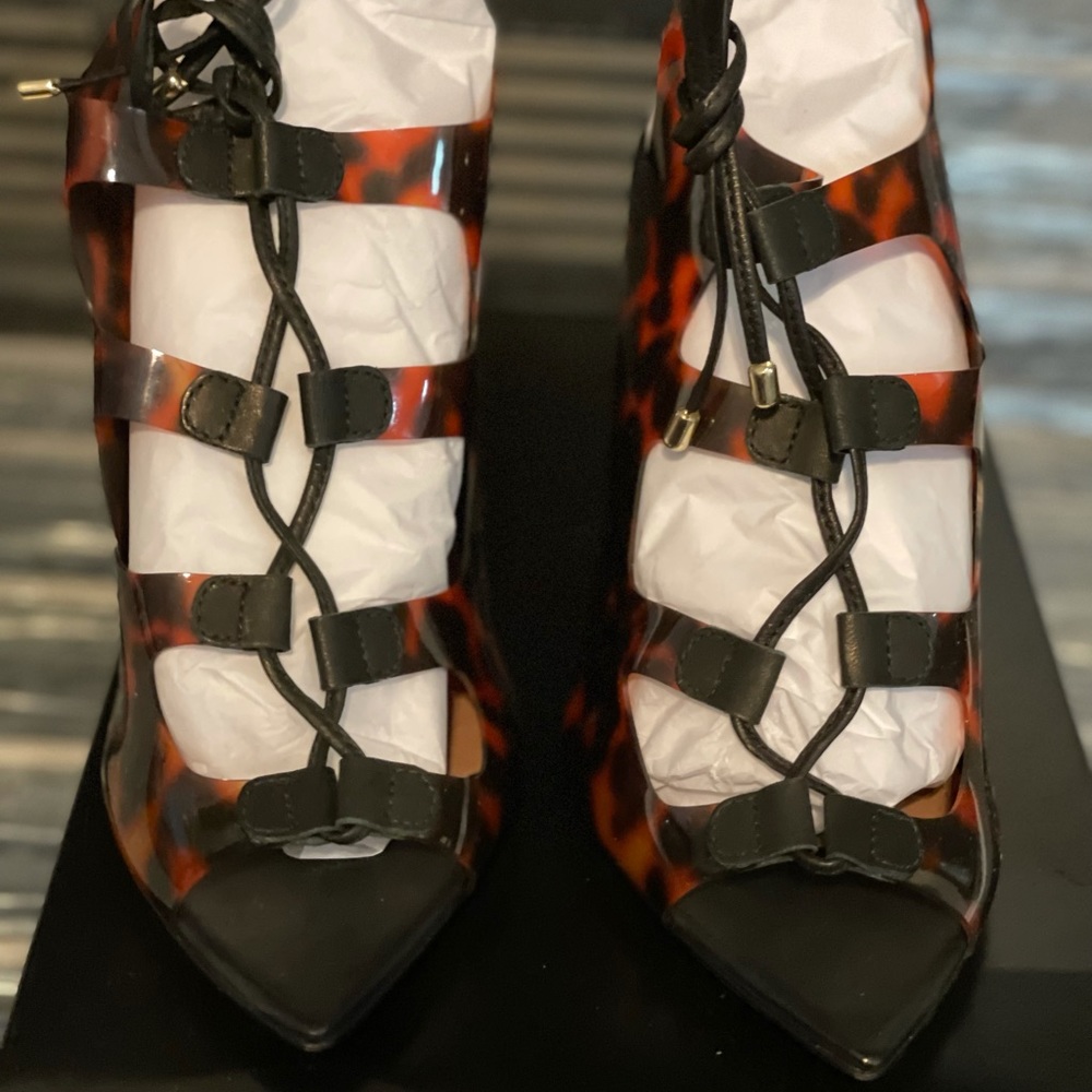 BCBGMAXAZRIA 9M/40